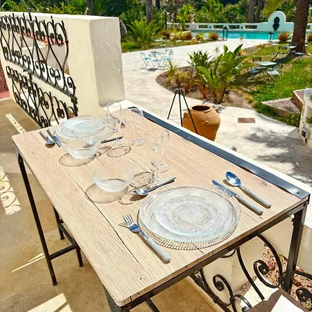 Belle Epoque Saint-raphael Bed and Breakfast 3*