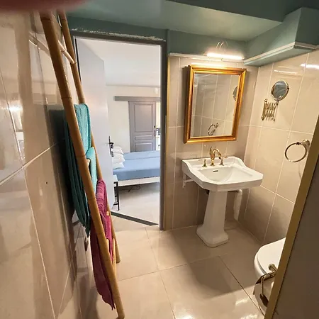 Belle Epoque Saint-raphael Bed and Breakfast