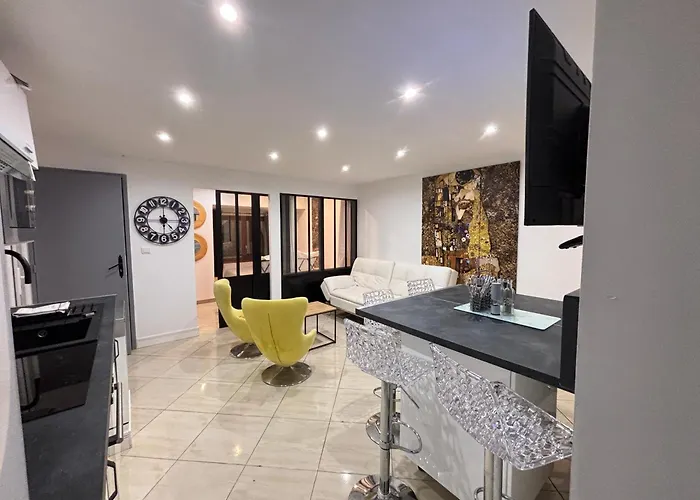 Belle Epoque Saint-raphaël Bed & Breakfast 3*